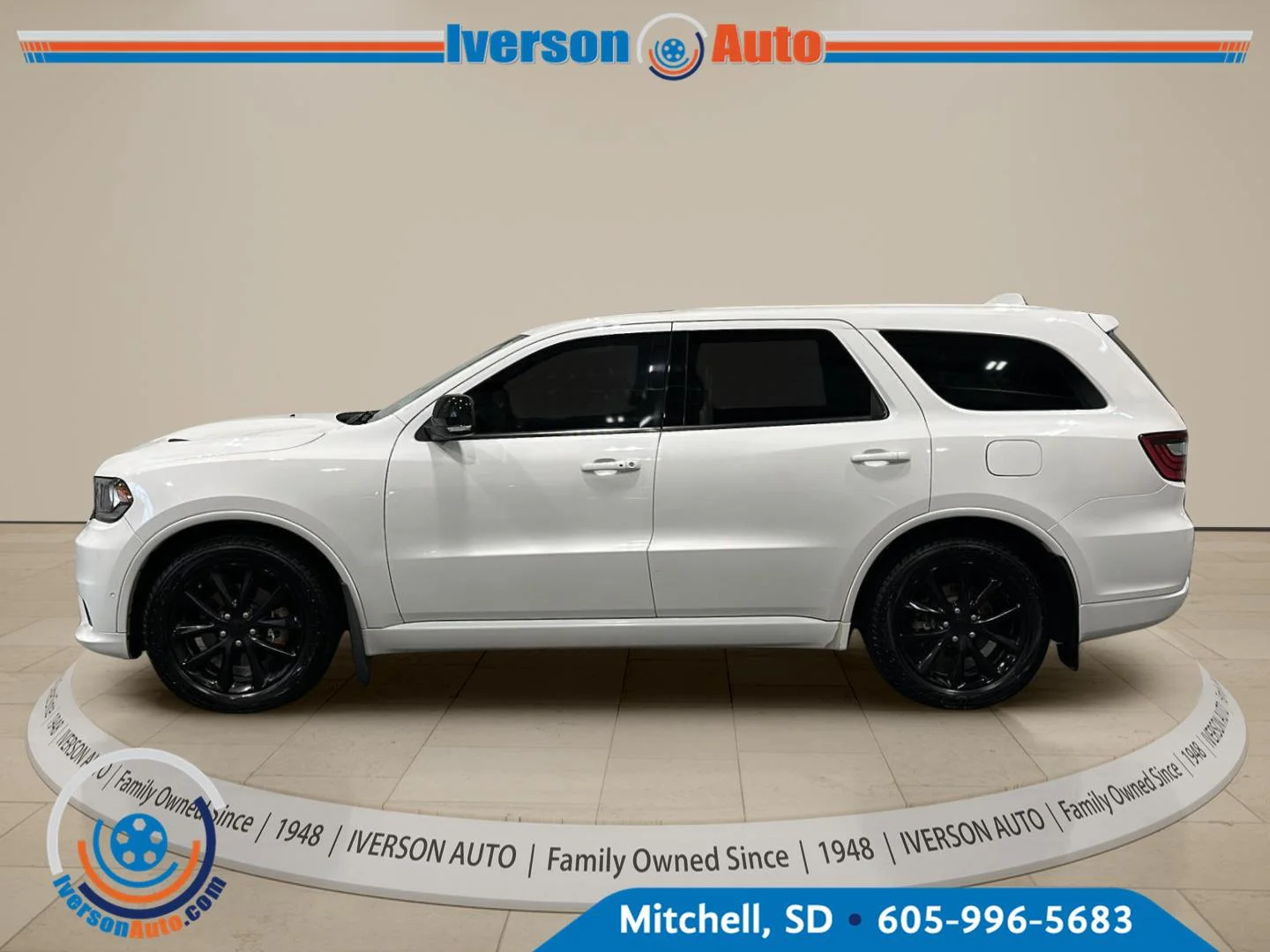 Used 2018 Ivory Tri-Coat Pearl Dodge R/T image 4
