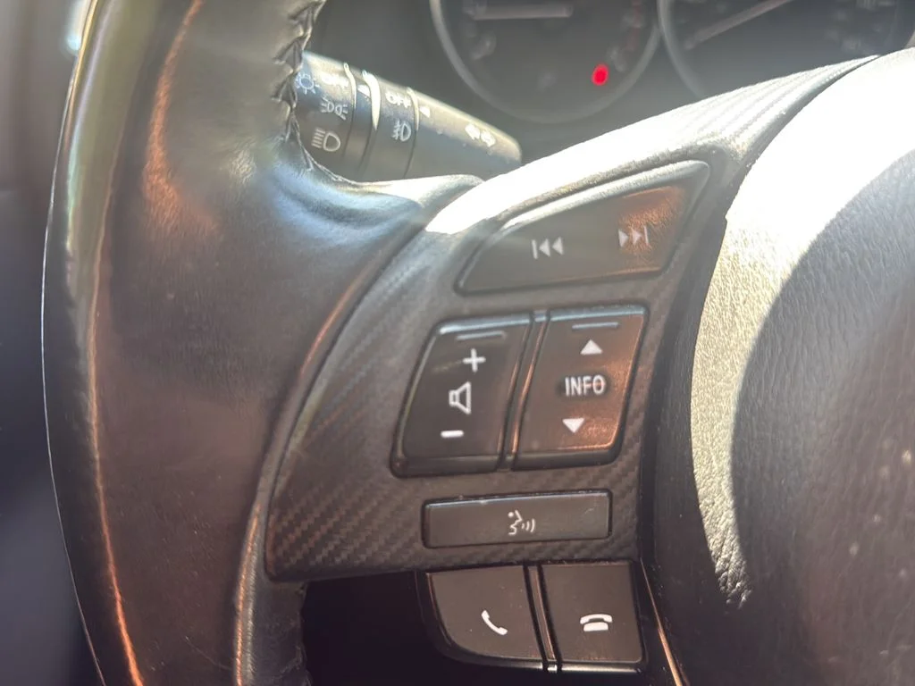 Used 2016 Silver Mazda Touring image 9