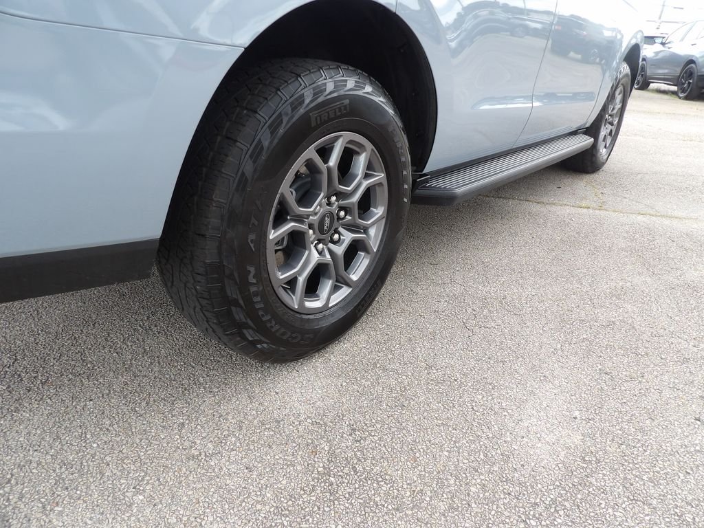 Used 2025 Gray Metallic Ford Active image 9