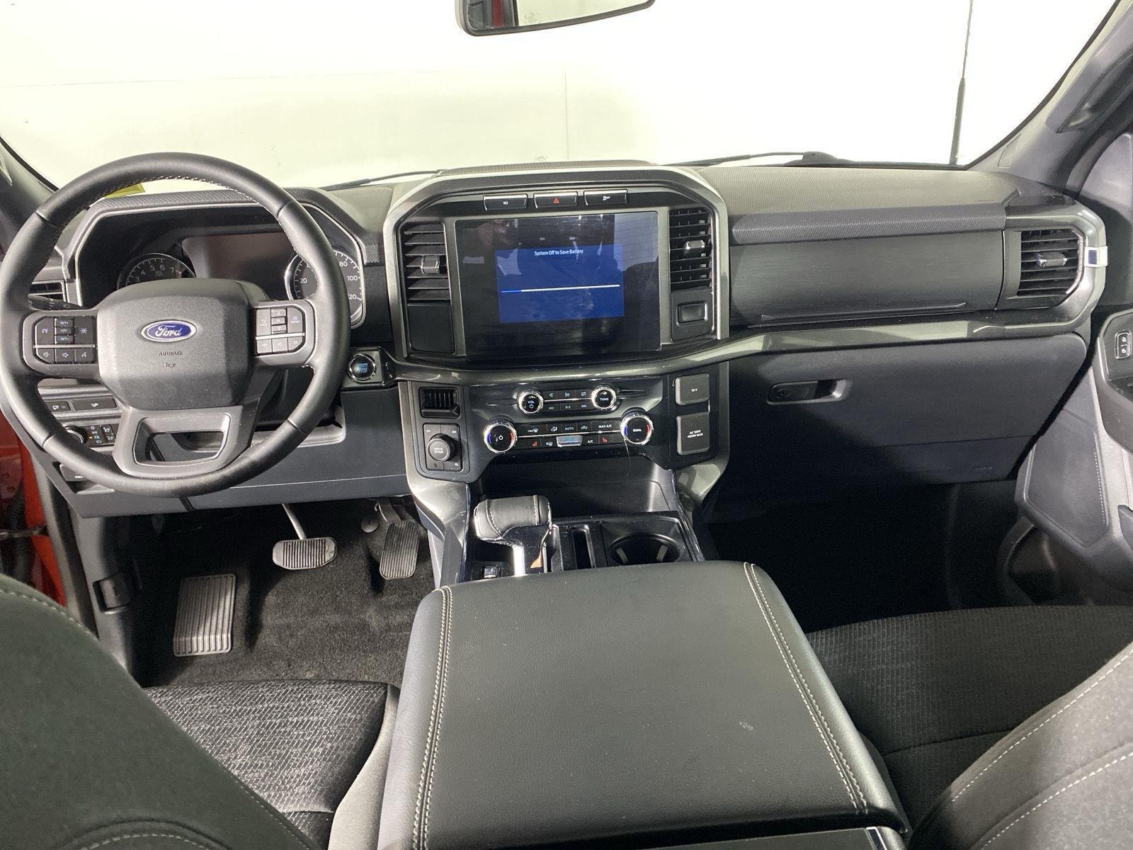 Used 2023 Hot Pepper Red Tinted Clearcoat Ford XLT image 2