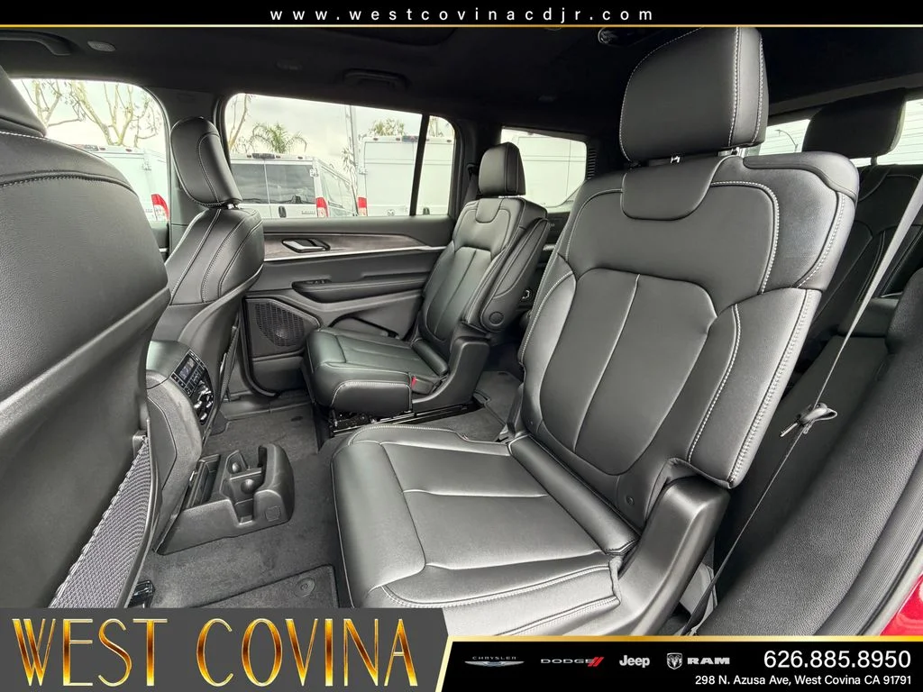 New 2025 Velvet Red Pearl-Coat Exterior Paint Jeep Limited image 20