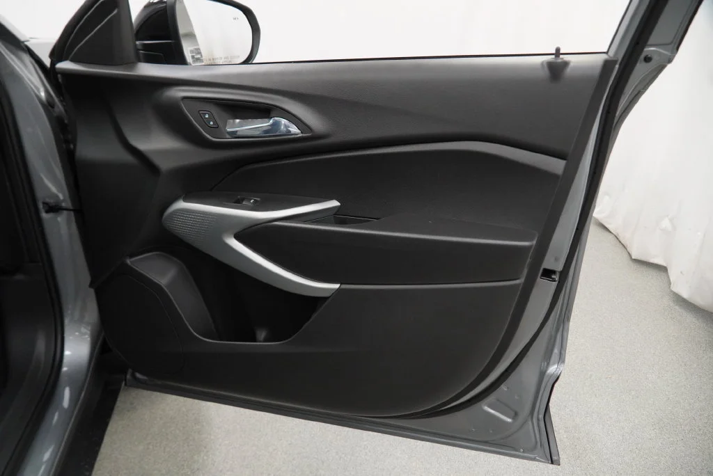 New 2026 Sterling Gray Metallic Chevrolet 1RS image 36
