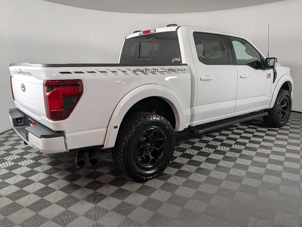 New 2026 OXFORD WHITE Ford XLT image 12