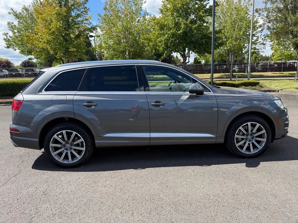 Used 2019 Gray Metallic Audi 55 Prestige image 8