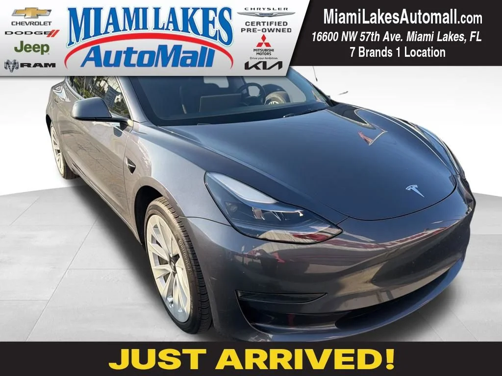 2023 Tesla Model 3 -'s photo