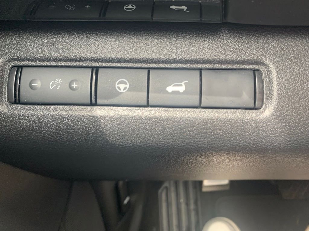 Used 2025 White Nissan SV image 24