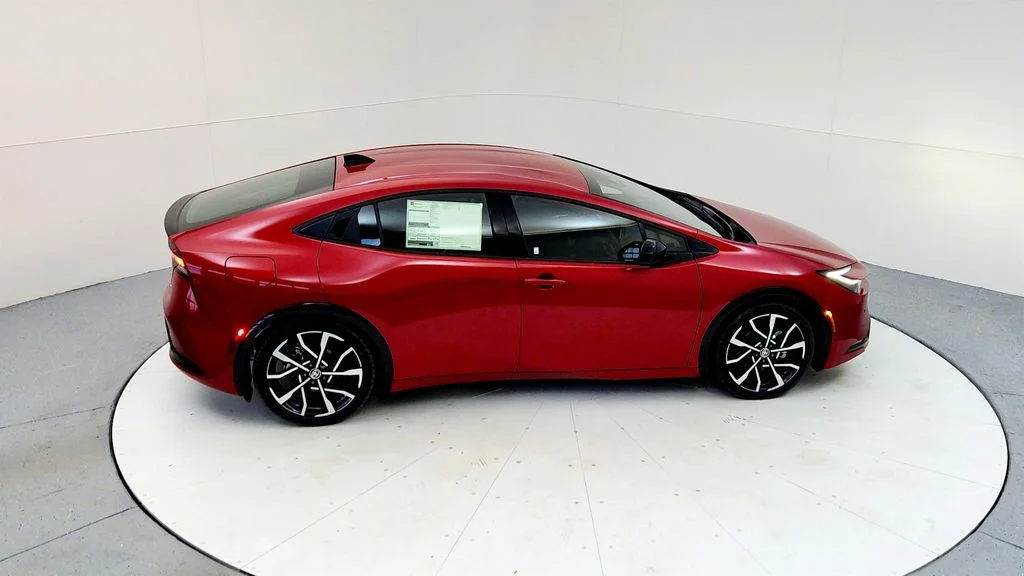 2026 Toyota Prius Plug-in Hybrid XSE - Photo 14