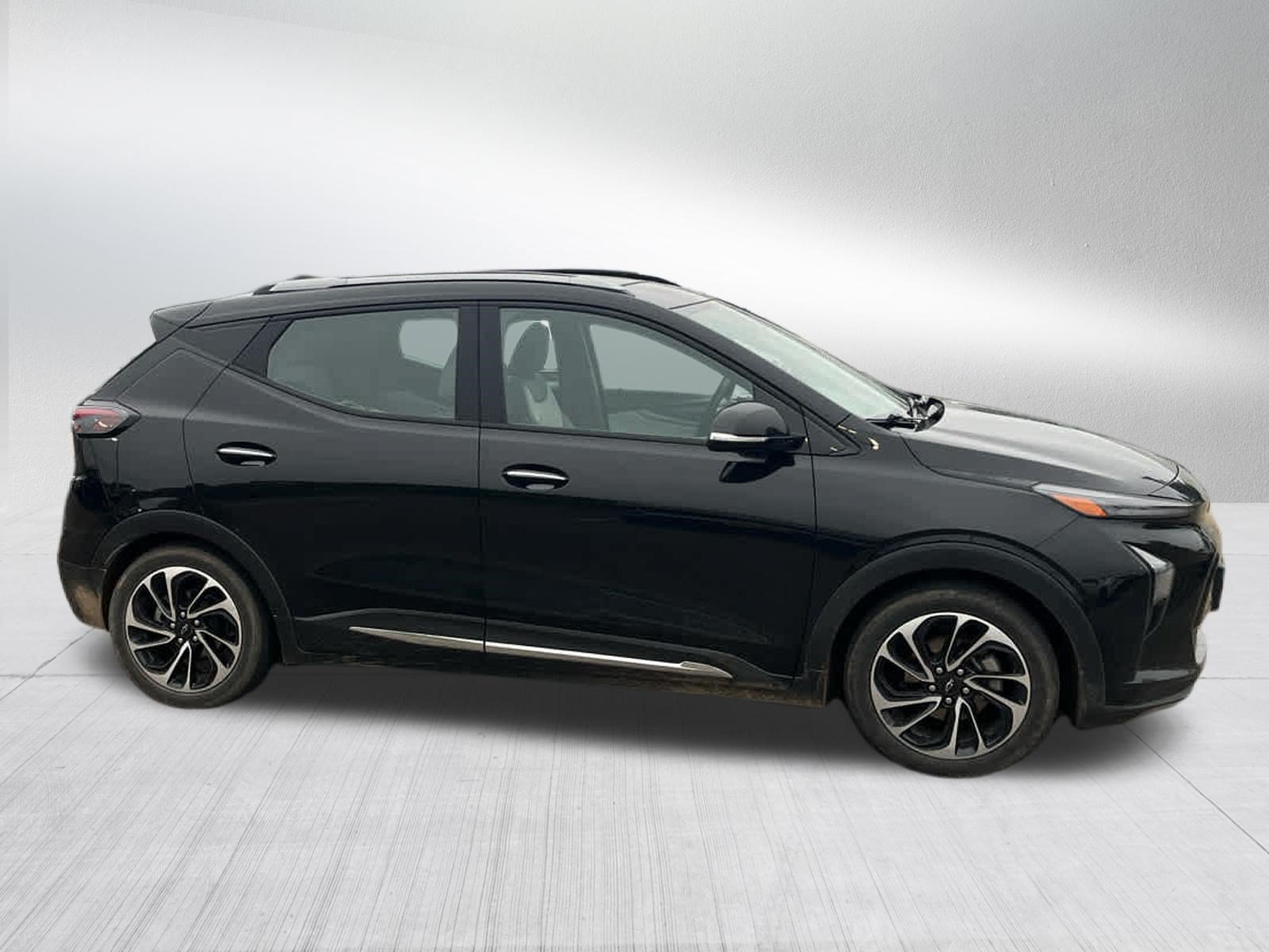 Used 2023 Chevrolet Bolt EUV Premier with VIN 1G1FZ6S04P4123683 for sale in Brooklyn Center, MN