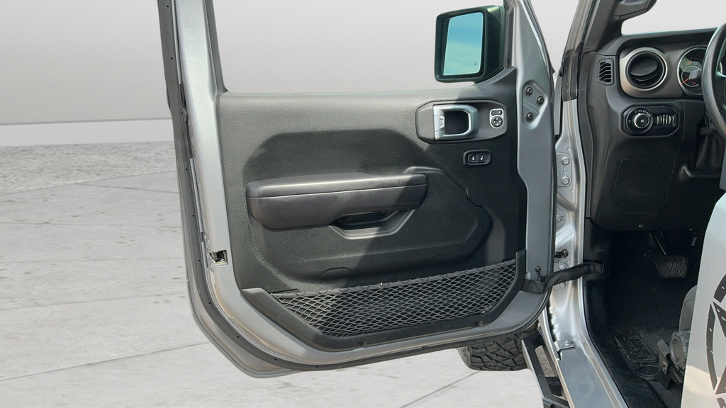 Used 2020 Silver Jeep Sport S image 15