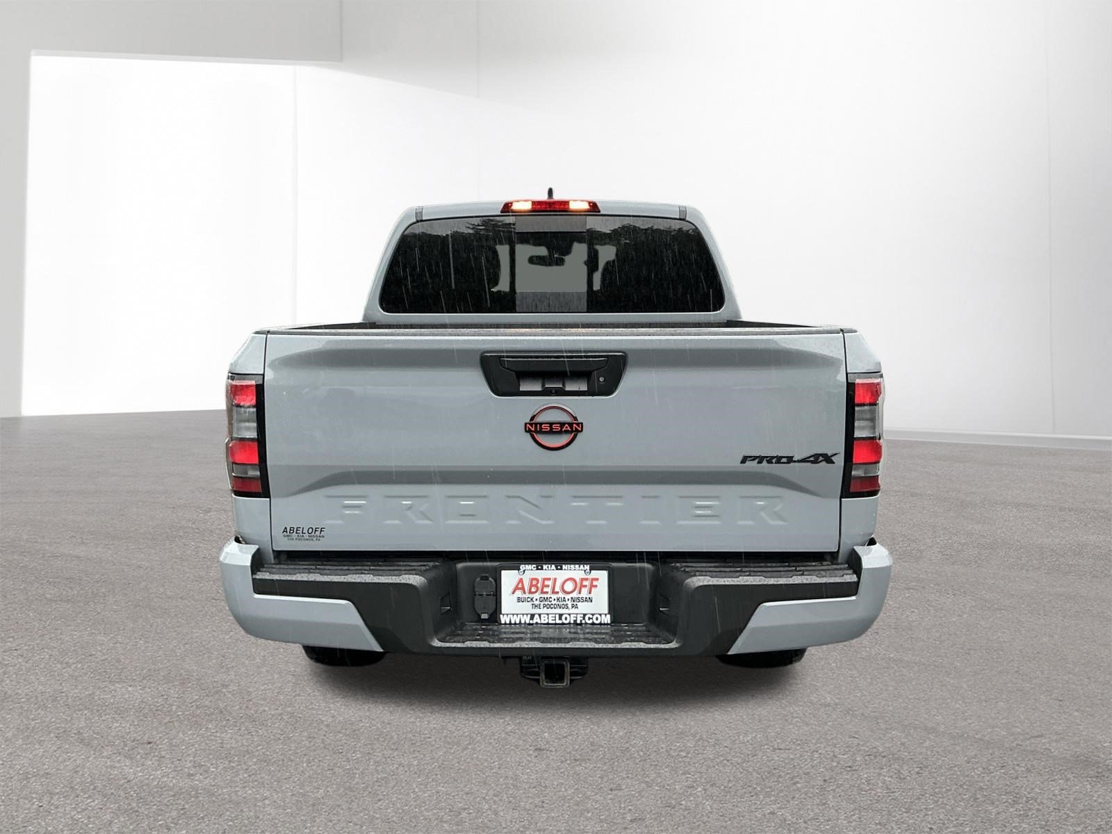 Used 2023 Boulder Gray Pearl Nissan PRO-4X image 9
