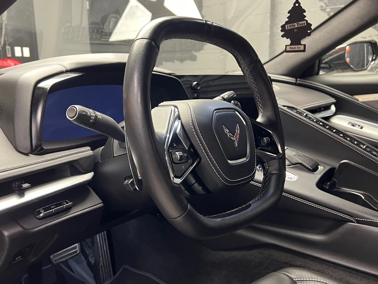 Used 2025 Black (gba) Chevrolet Stingray image 15