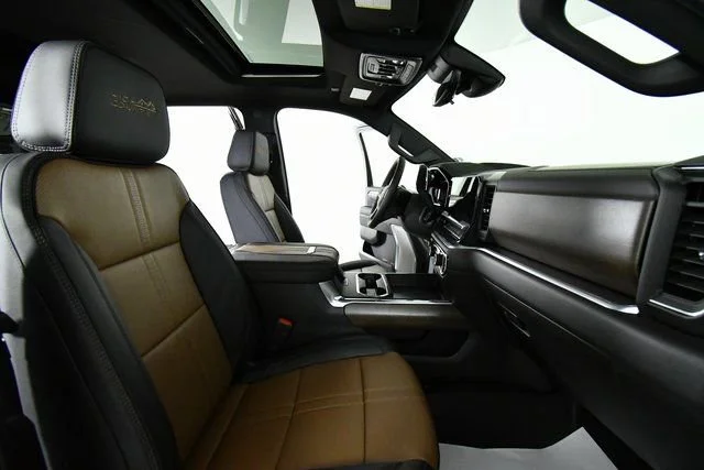 New 2026 Polar White Tricoat Chevrolet High Country image 23