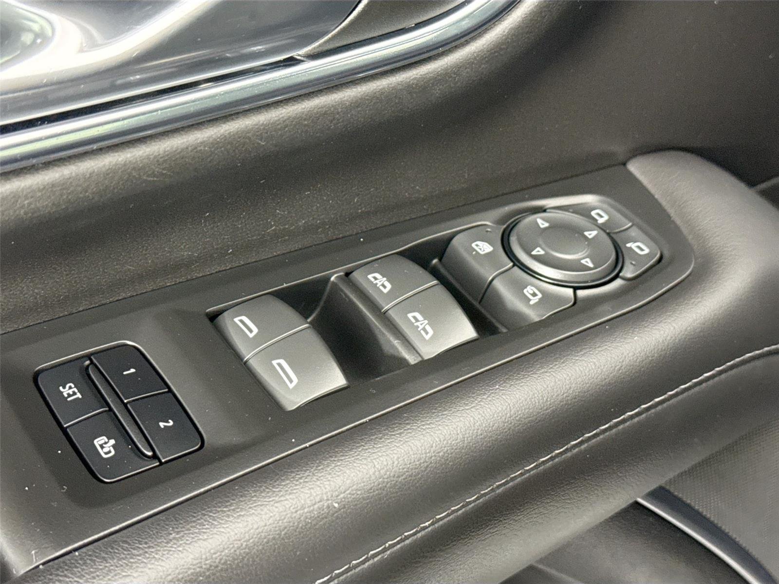 Used 2022 Summit White Chevrolet LT image 27