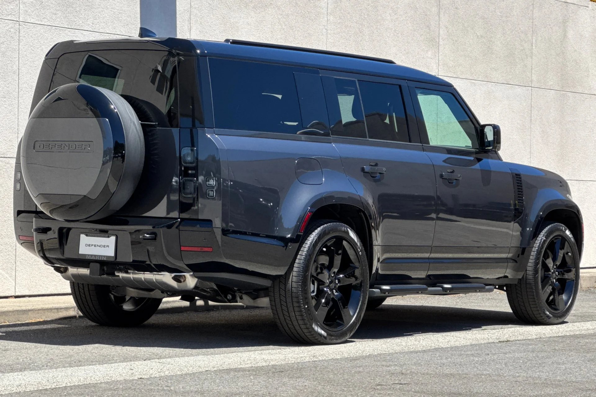 New 2026 Carpathian Grey Land Rover X-Dynamic SE image 2