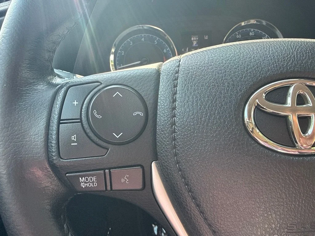 Used 2019 Silver Toyota SE image 57