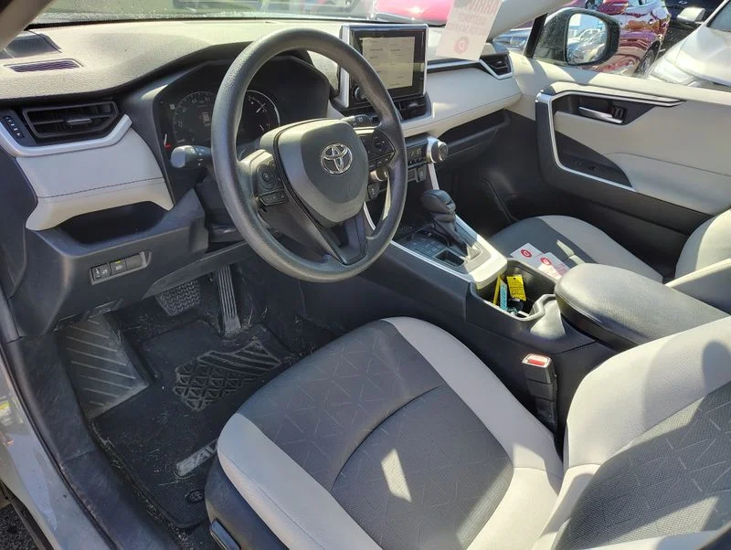 Used 2023  Toyota XLE image 10