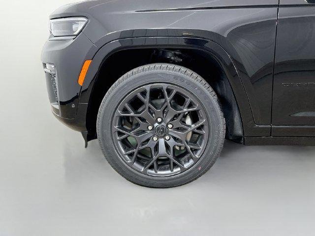 New 2027 High-Gloss Black Paint Jeep Summit image 34