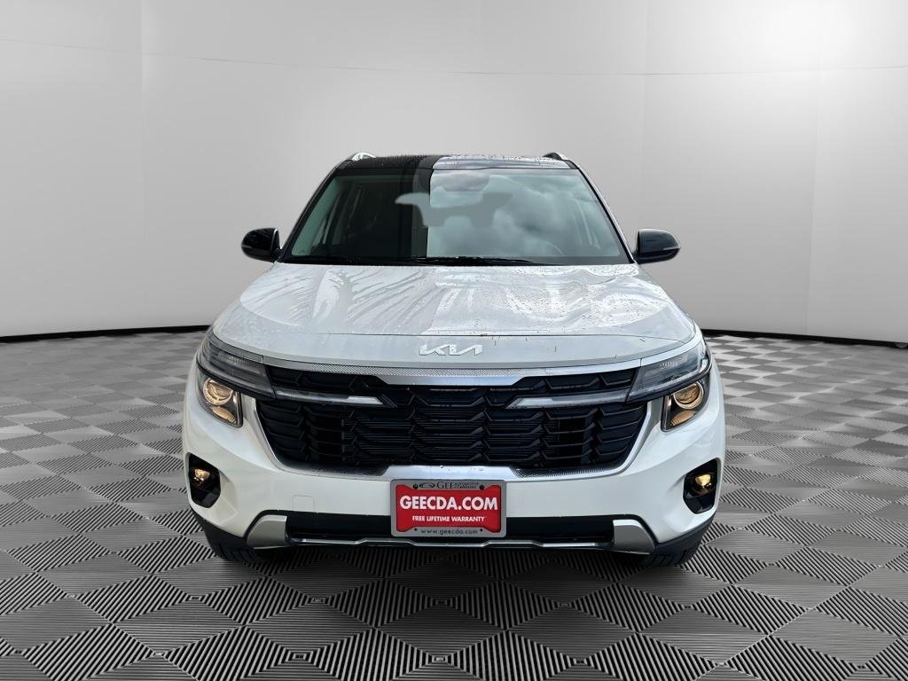 New 2026 Clear White / Black Roof Kia S image 2