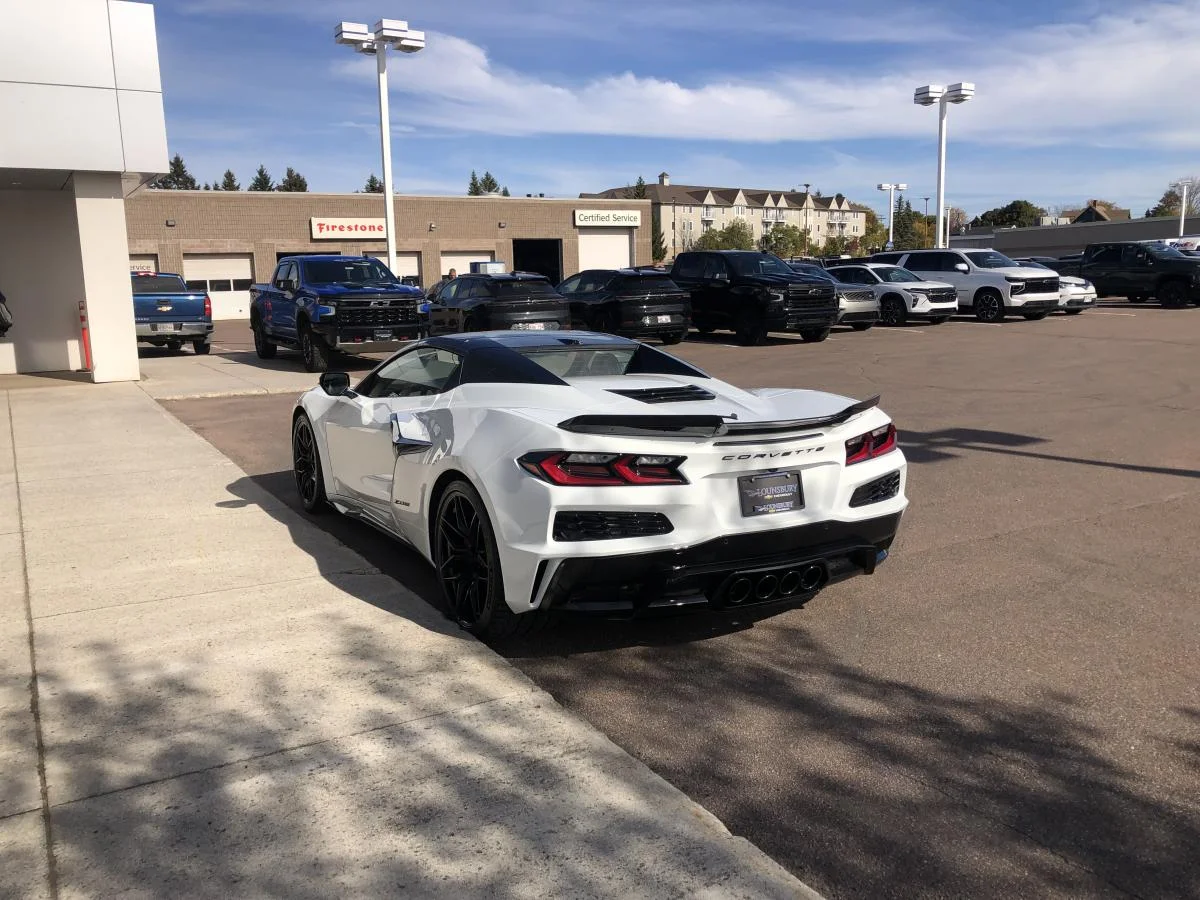 New 2026 White Chevrolet 2dr Z06 Conv w/2LZ image 5