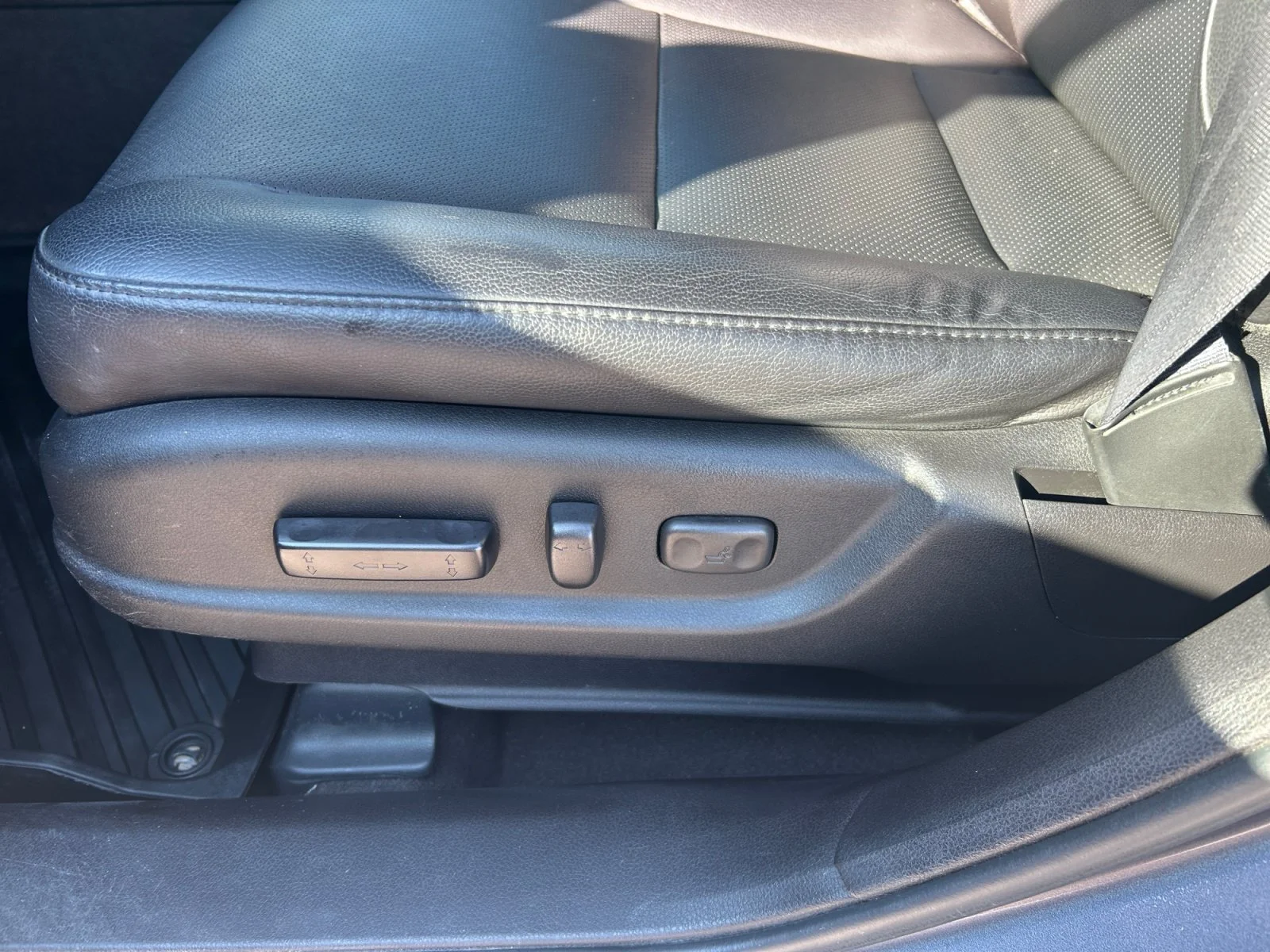 Used 2018 Gray Acura Tech AWD image 15