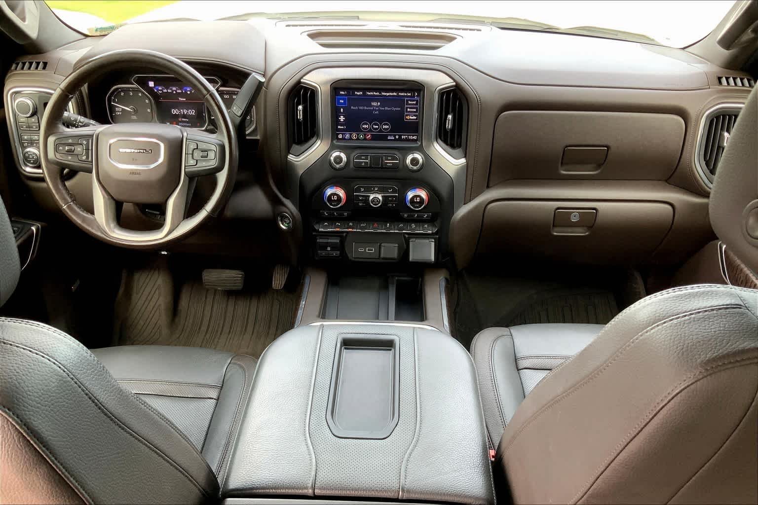 Used 2019 White Frost Tricoat GMC Denali image 16