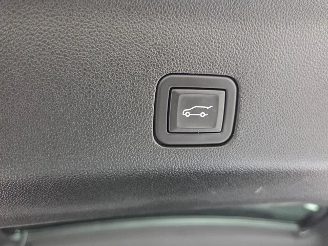 Used 2024 White GMC Denali image 13