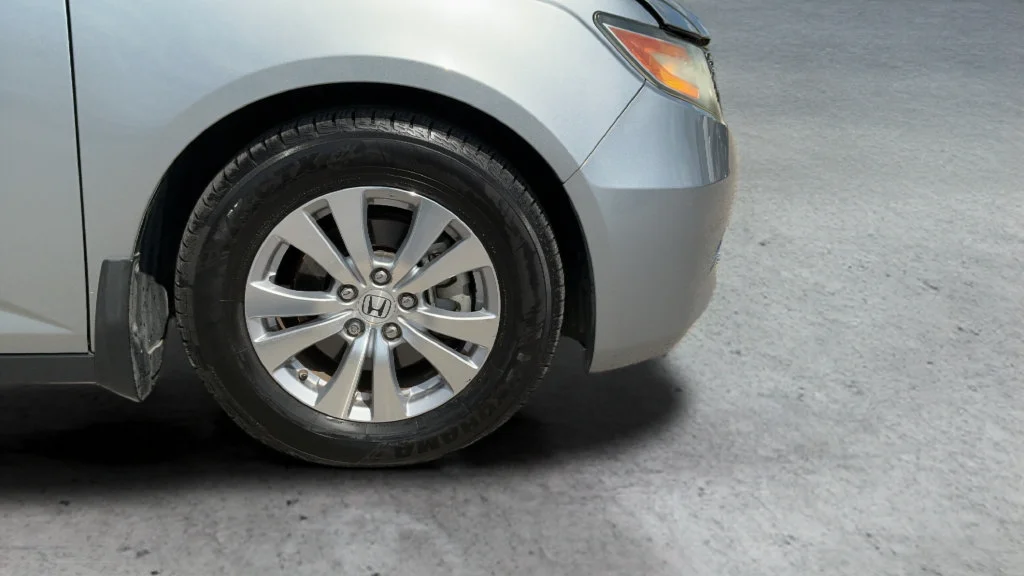 Used 2017 Lunar Silver Metallic Honda EX image 23