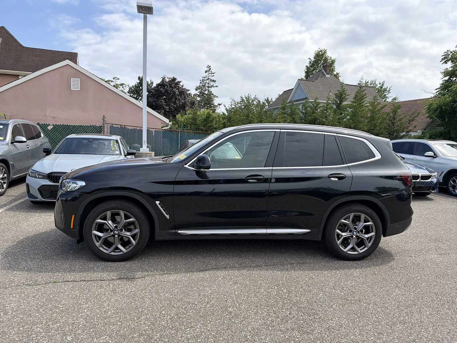Used 2024 Black Sapphire Metallic BMW xDrive30i image 4