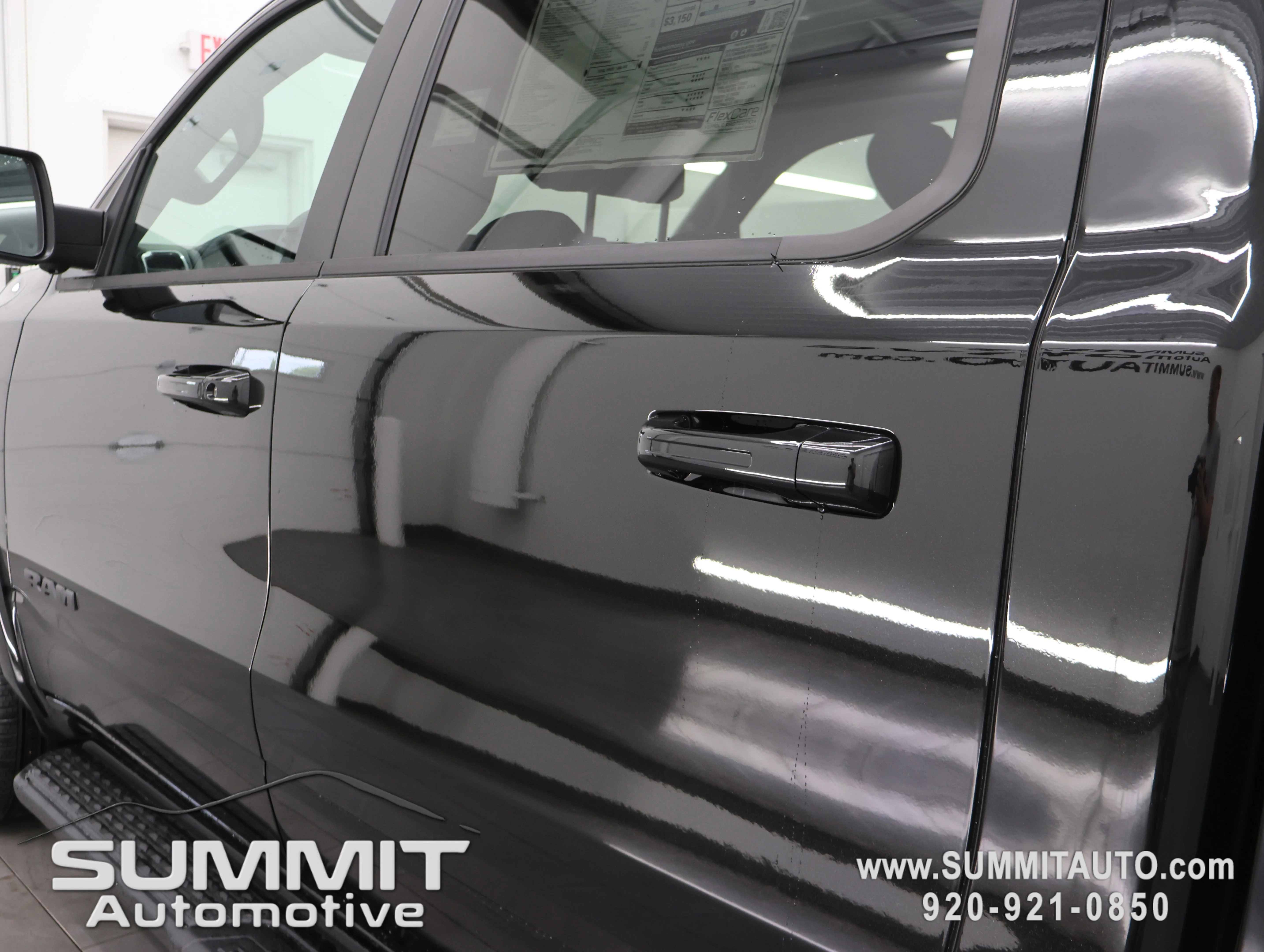 New 2026 Diamond Black Crystal Pearl-Coat Exterior Paint RAM Laramie image 35