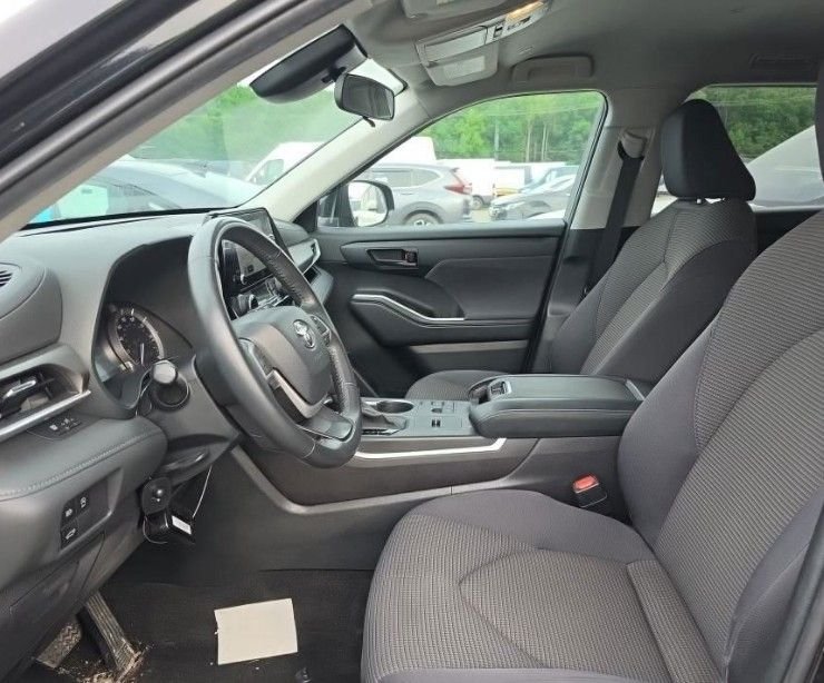 Used 2023 Black Toyota LE image 4