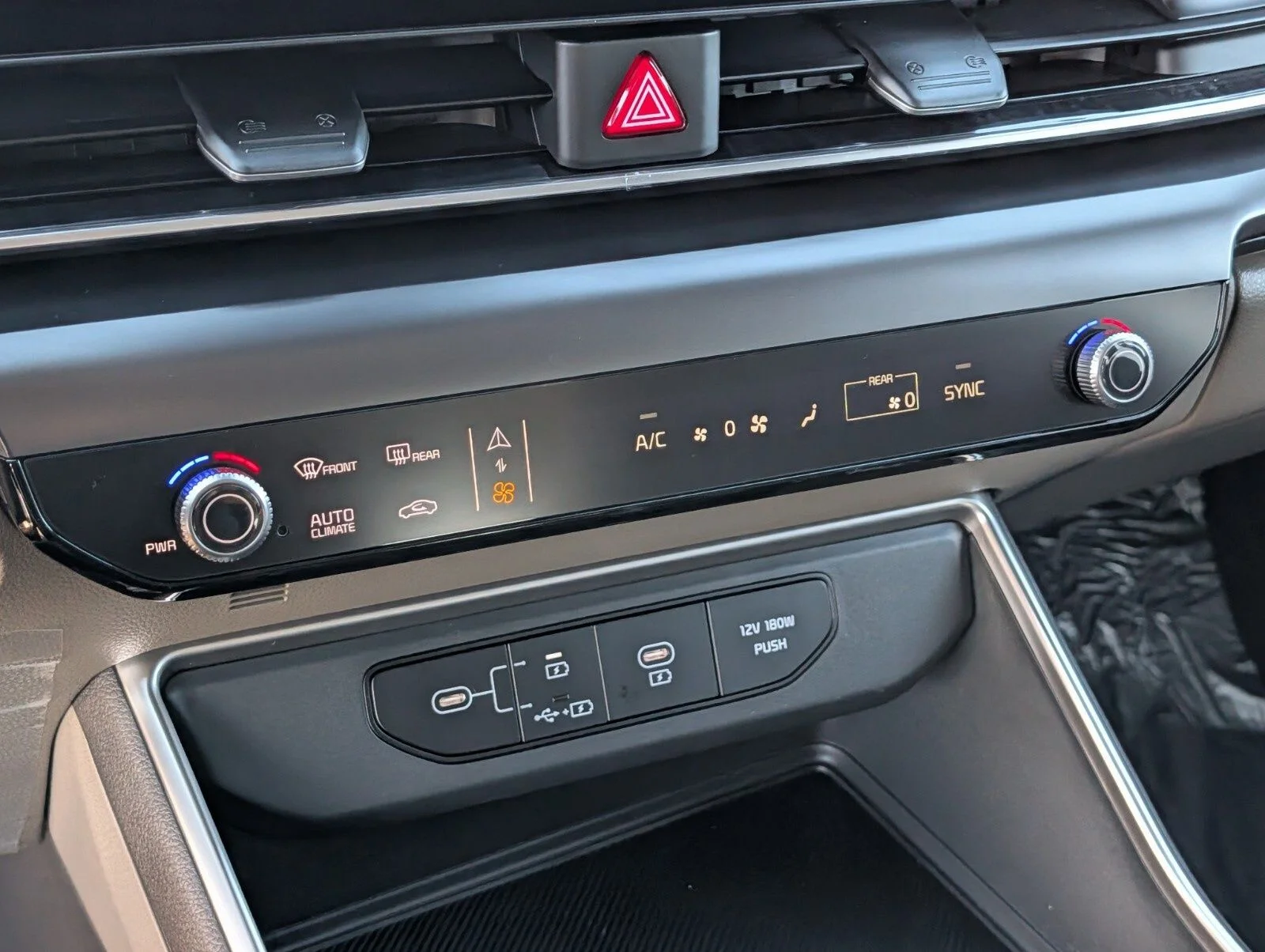 2026 Kia Carnival LXS - Photo 7