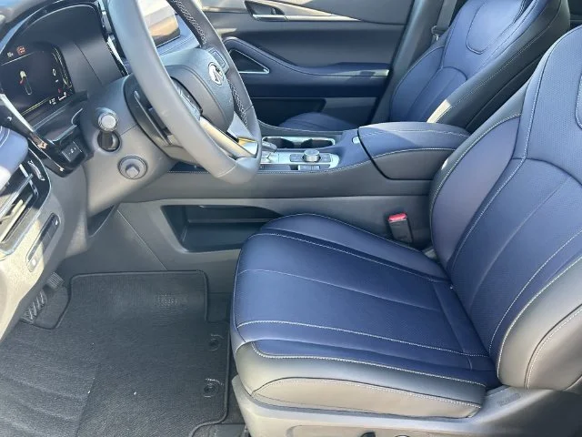 New 2027 RADIANT WHITE INFINITI Sport AWD image 20