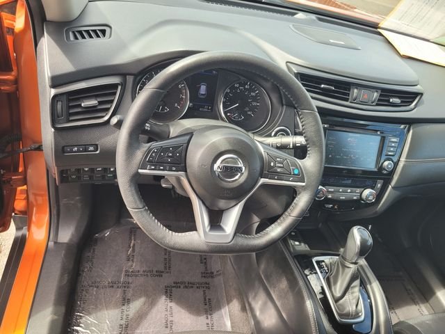 Used 2020 Orange Nissan SL image 30