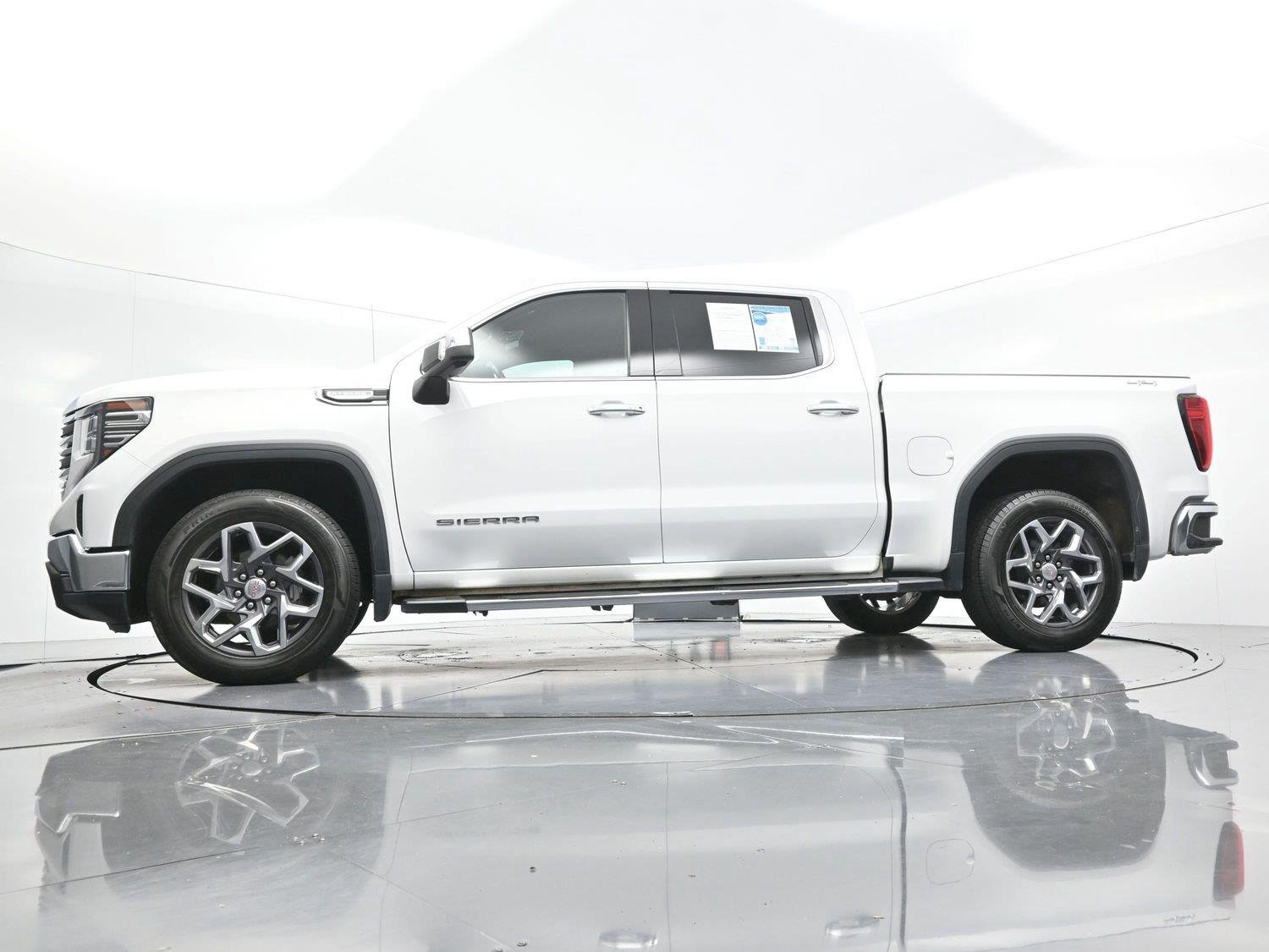 Used 2022 Summit White GMC SLT image 47