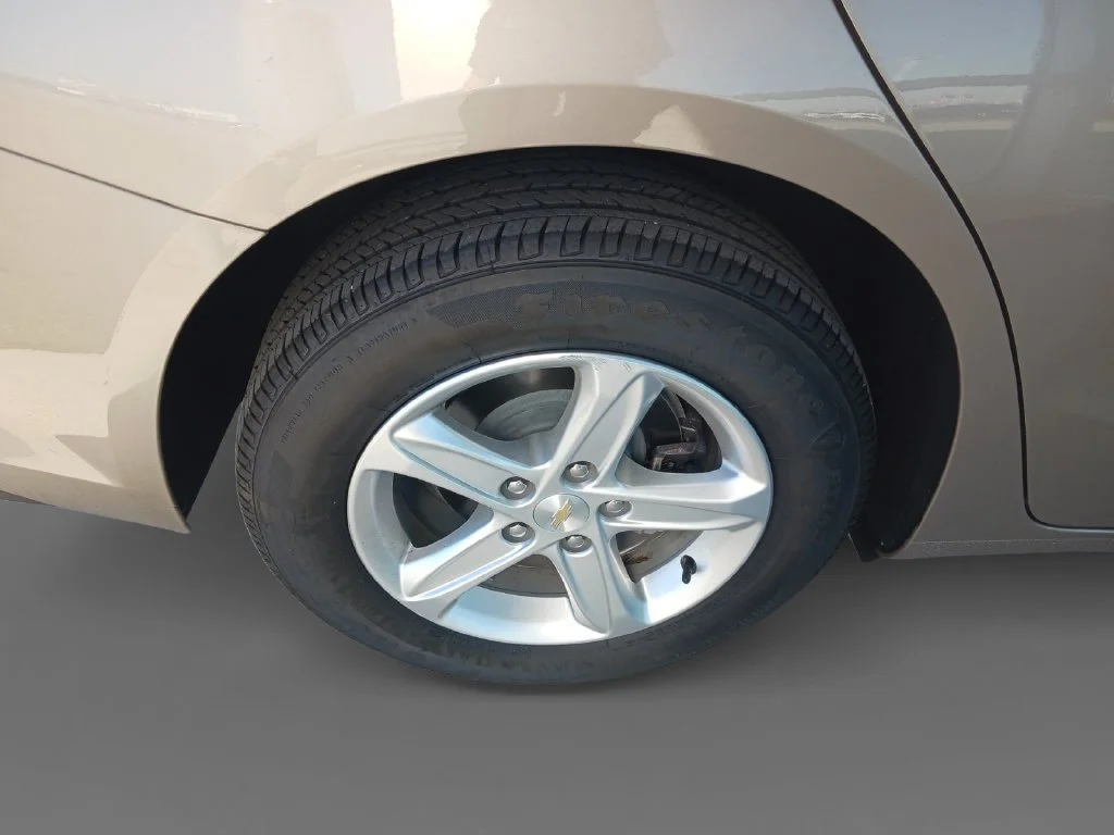 Used 2025 Mineral Gray Metallic Chevrolet LS image 10
