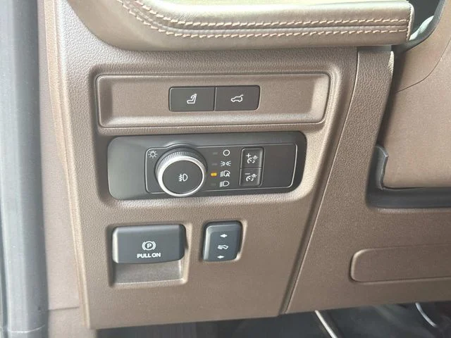 Used 2024 White Ford King Ranch image 37
