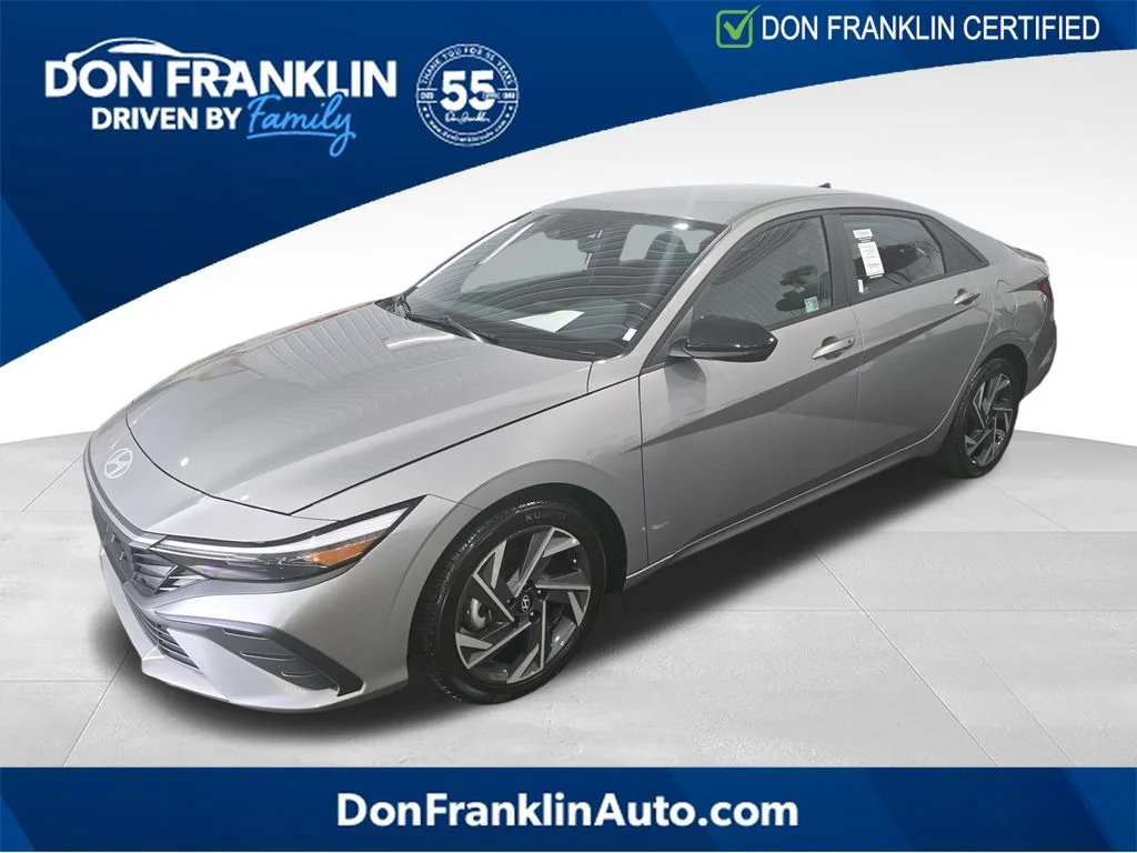 Used 2025 Silver Hyundai SEL Sport image 1