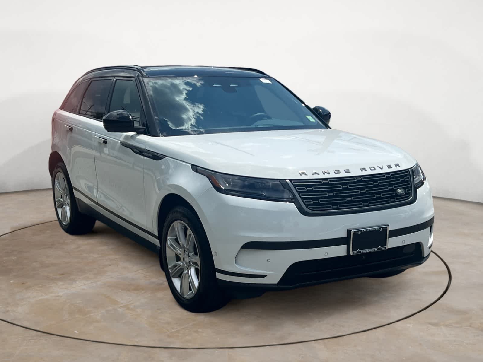 Certified Used 2026 Fuji White Land Rover S image 7
