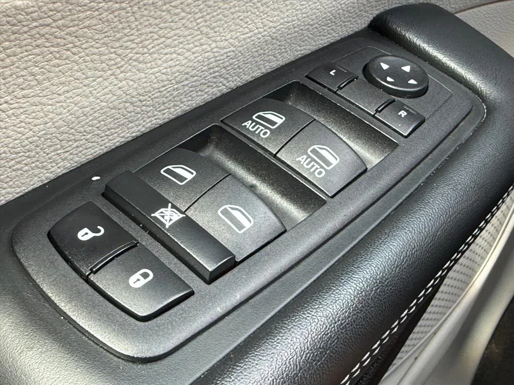 Used 2023 Bright White Clearcoat Chrysler LX image 16