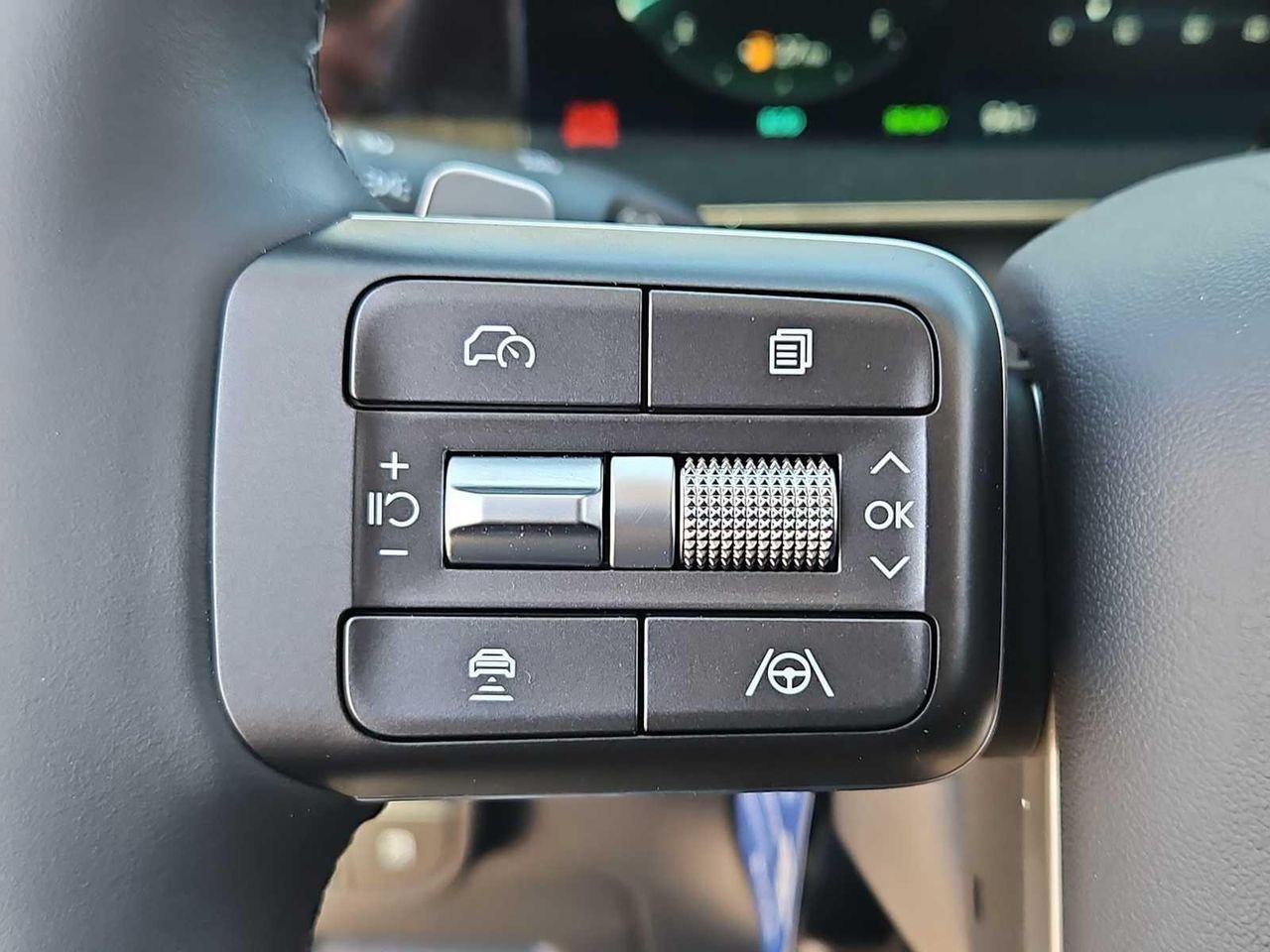 New 2026 Titan Charcoal Pearl Hyundai SEL Premium 7P image 23