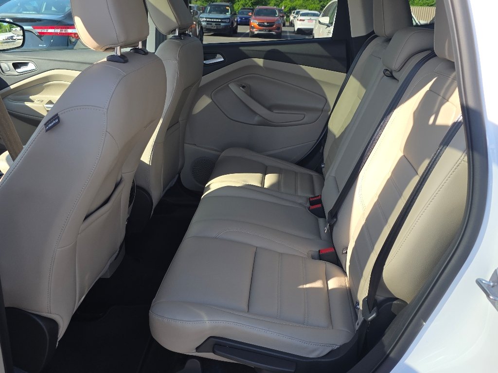 Certified Used 2019 Oxford White Ford SEL image 32