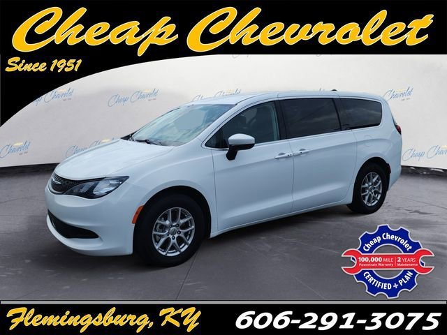 2023 Chrysler Voyager LX's photo