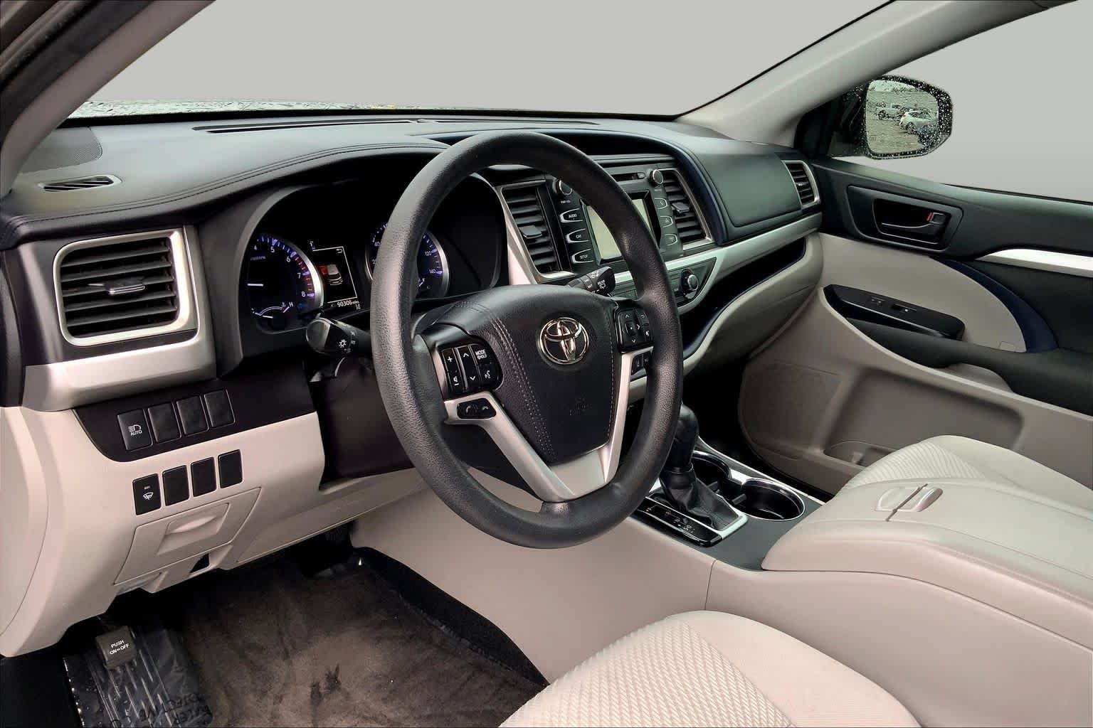 Used 2019 Predawn Gray Mica Toyota LE image 17