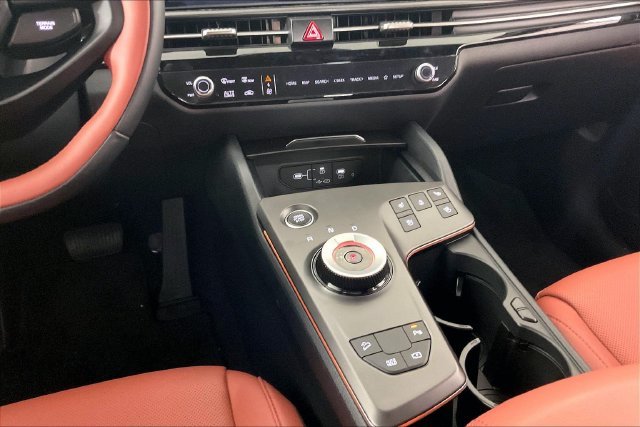 New 2027 White Kia SX-Prestige image 7