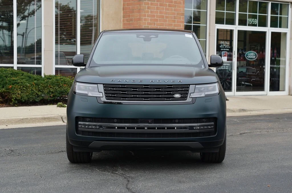 New 2026 British Racing Green Satin Land Rover SE image 4