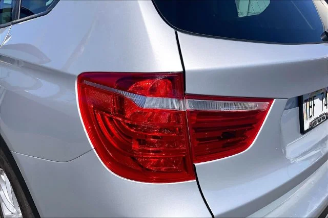Used 2017 Glacier Silver Metallic BMW sDrive28i image 28