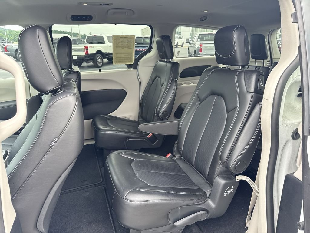 Used 2024 White Chrysler Touring L image 21