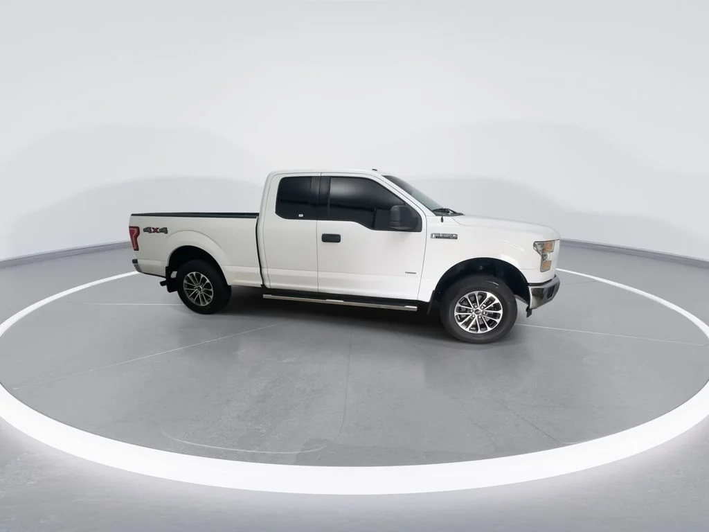 Used 2015 White Ford Lariat image 5