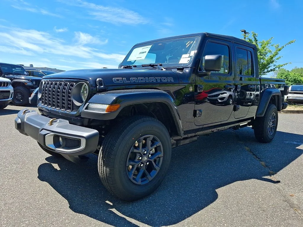 New 2026 Black Clear-Coat Exterior Paint Jeep 85th Anniversary Edition image 2