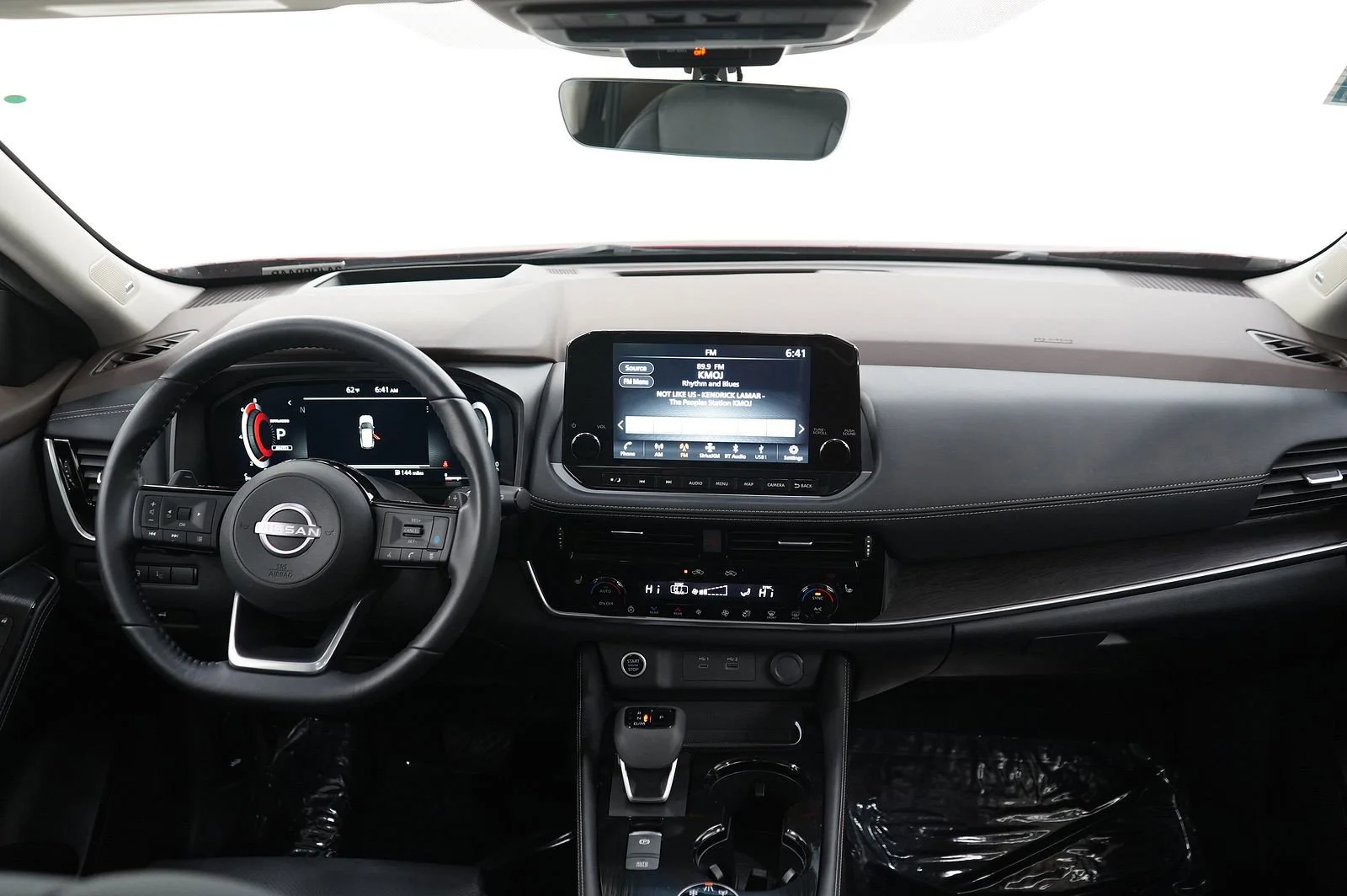 Used 2023 Scarlet Ember Tintcoat Nissan Platinum image 14